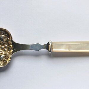 Sheffield England Berry Server Spoon Scalloped Silver and Gold Plated Repousse